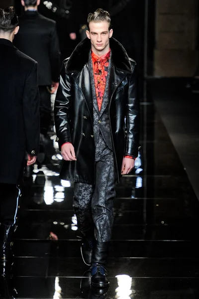 Look 22